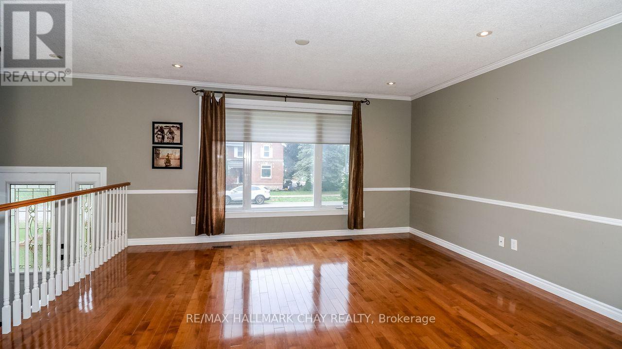 250 Superior Street, Clearview, Ontario  L0M 1S0 - Photo 8 - S12429486