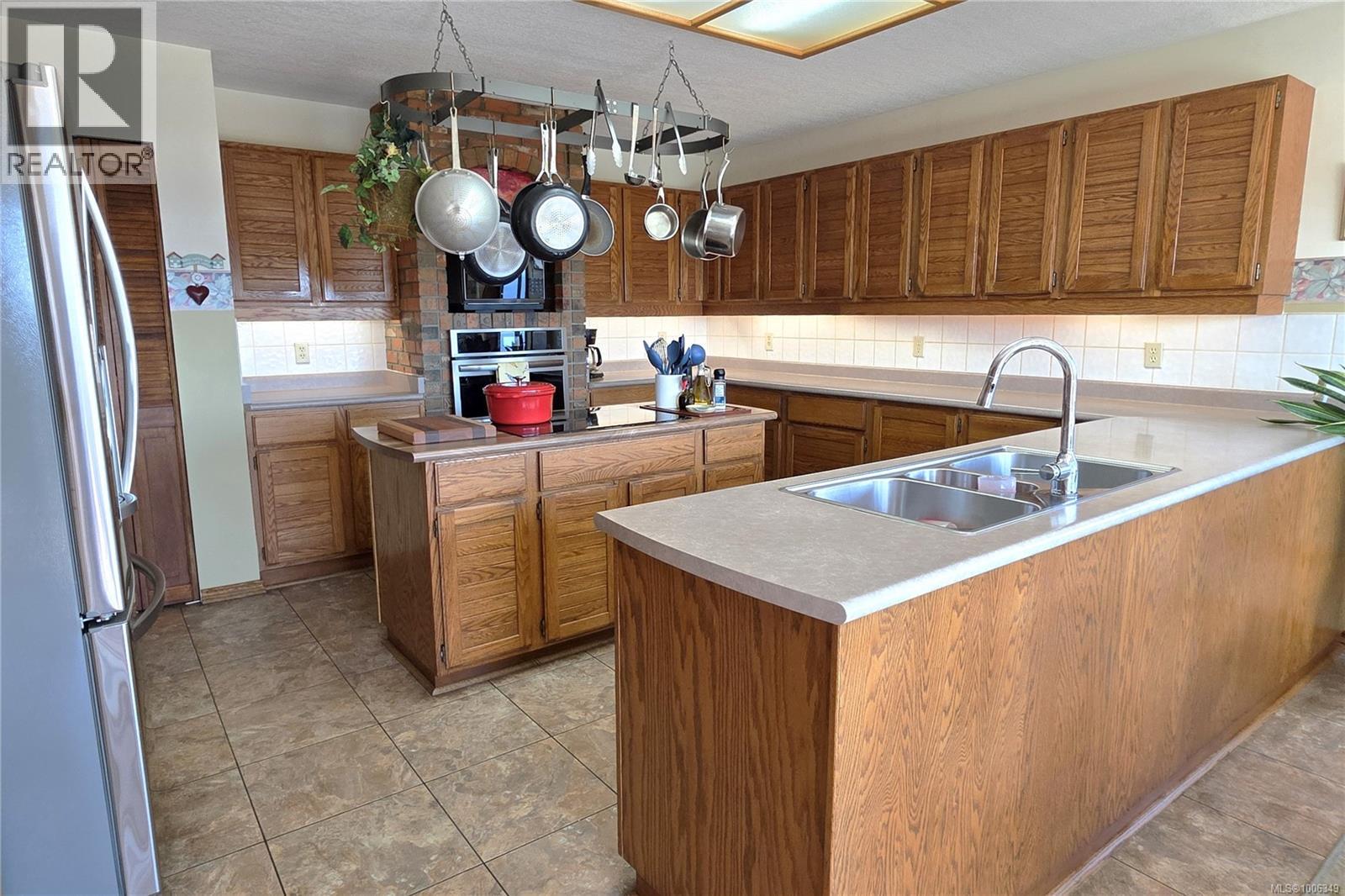 1613 Passage View Dr, Campbell River, British Columbia  V9W 6L2 - Photo 11 - 1006349