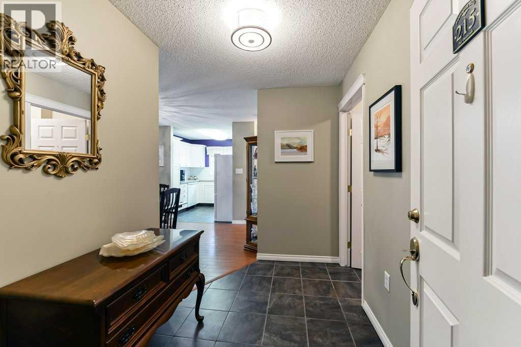 215, 6800 Hunterview Drive Nw, Calgary, Alberta  T2K 6K5 - Photo 3 - A2254564