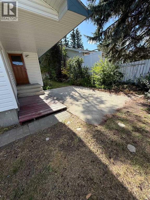 11027 Bradbury Drive Sw, Calgary, Alberta  T2W 1B1 - Photo 11 - A2260148