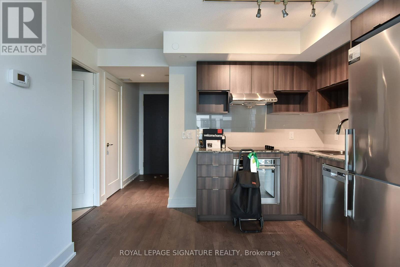 901 - 7 Mabelle Avenue, Toronto, Ontario  M9A 0C9 - Photo 10 - W12429456
