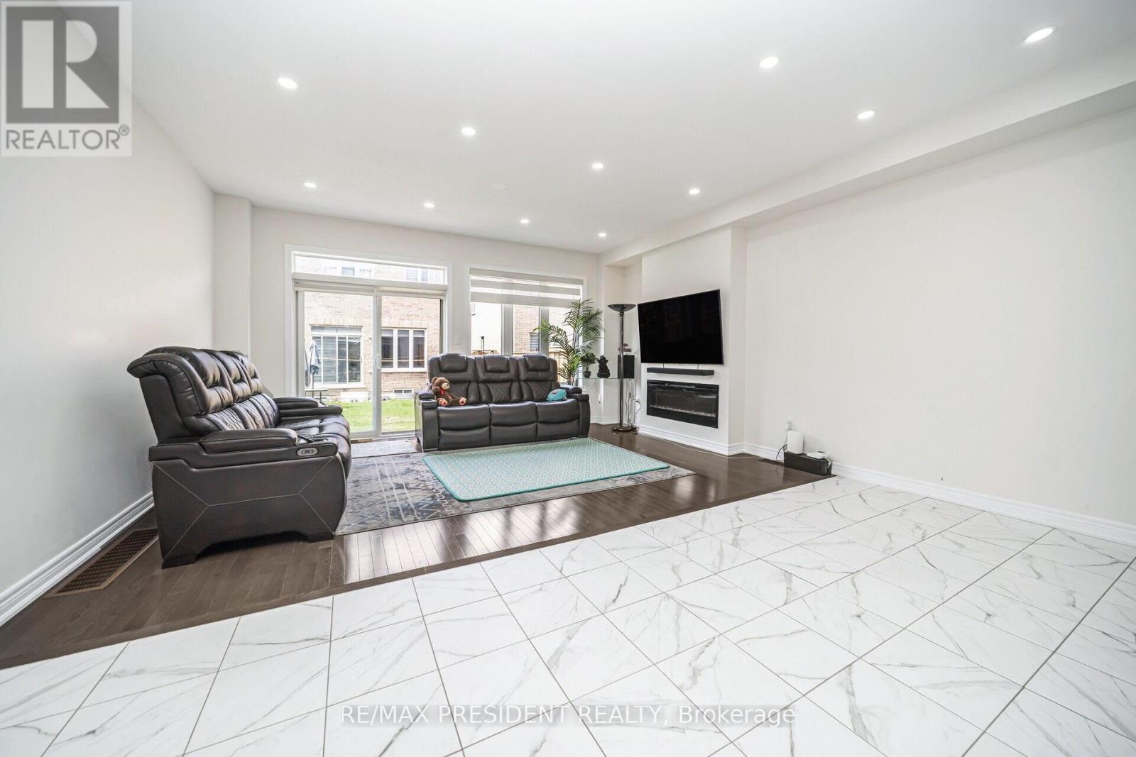 25 Adventura Road, Brampton, Ontario  L7A 5A7 - Photo 17 - W12429498