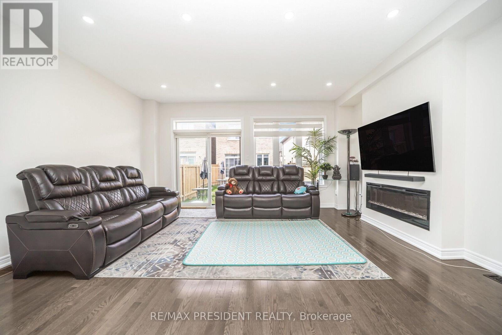 25 Adventura Road, Brampton, Ontario  L7A 5A7 - Photo 18 - W12429498
