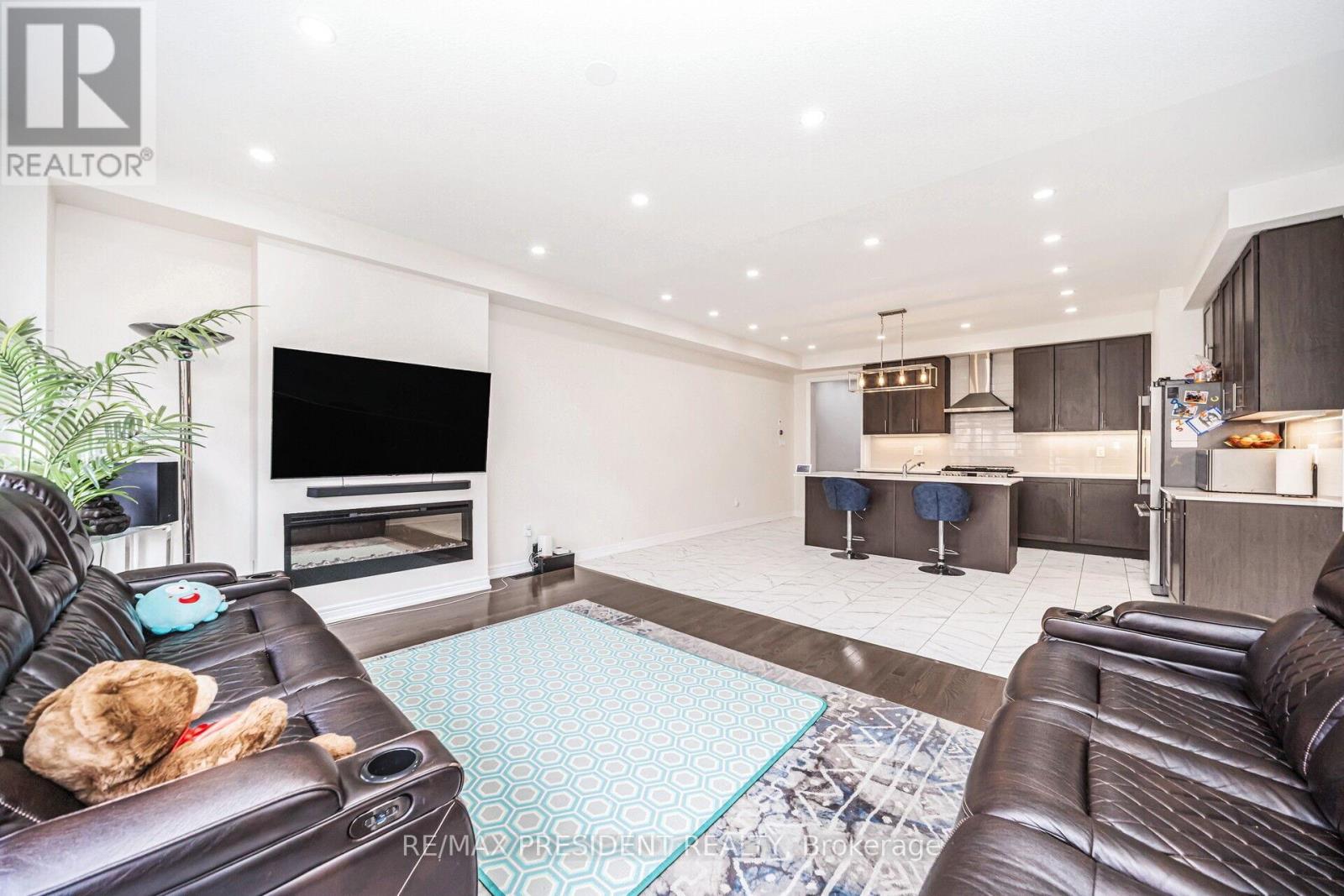 25 Adventura Road, Brampton, Ontario  L7A 5A7 - Photo 20 - W12429498
