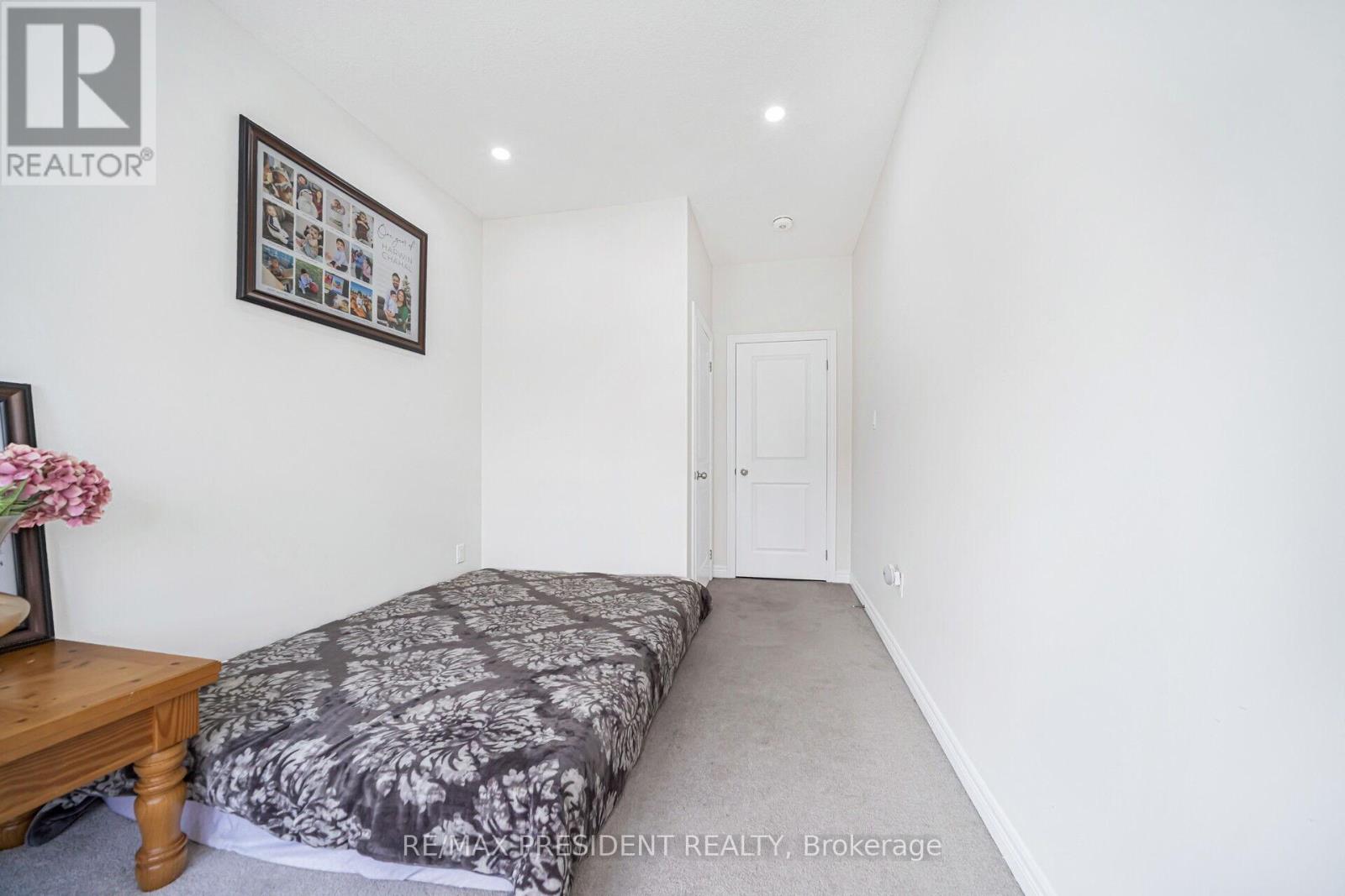 25 Adventura Road, Brampton, Ontario  L7A 5A7 - Photo 34 - W12429498