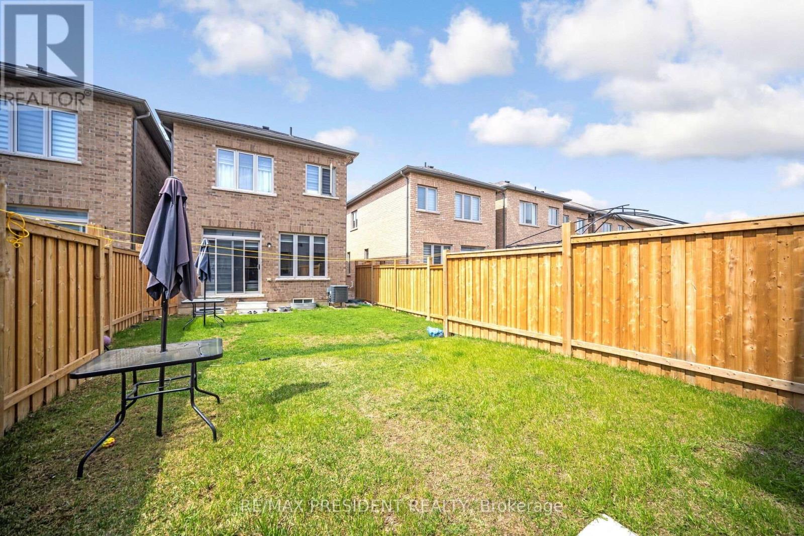 25 Adventura Road, Brampton, Ontario  L7A 5A7 - Photo 41 - W12429498