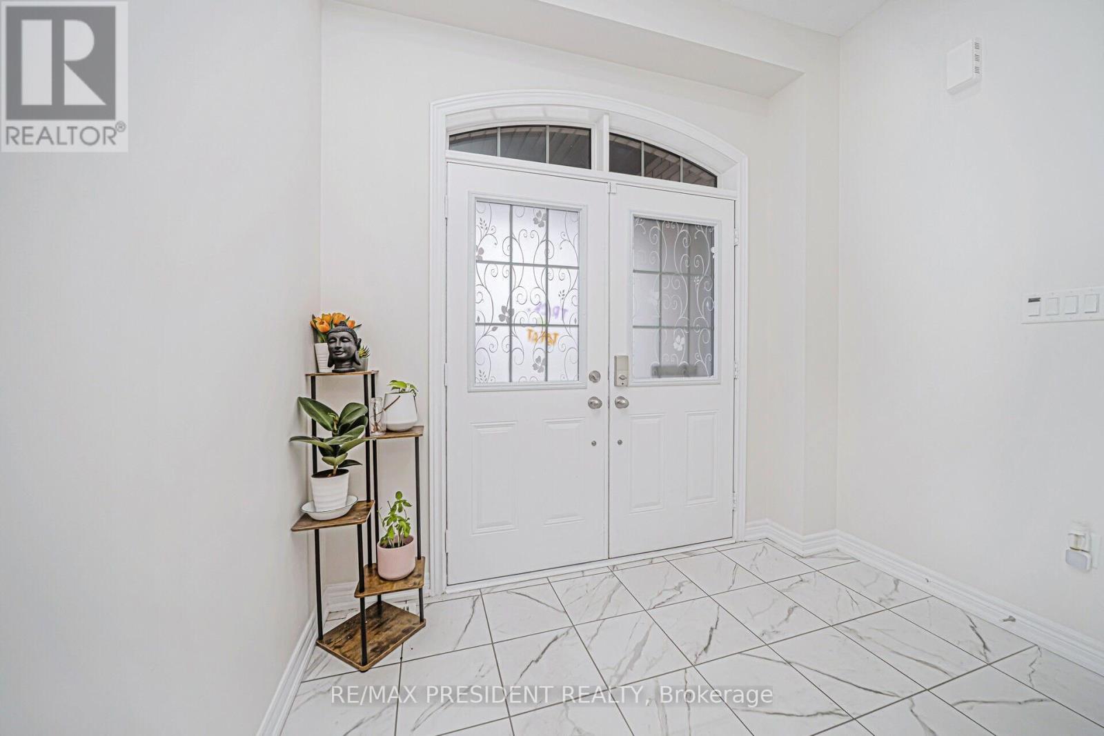 25 Adventura Road, Brampton, Ontario  L7A 5A7 - Photo 7 - W12429498