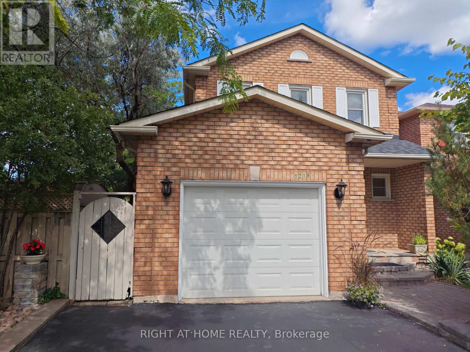 1216 BLACKBURN DRIVE, Oakville, Ontario