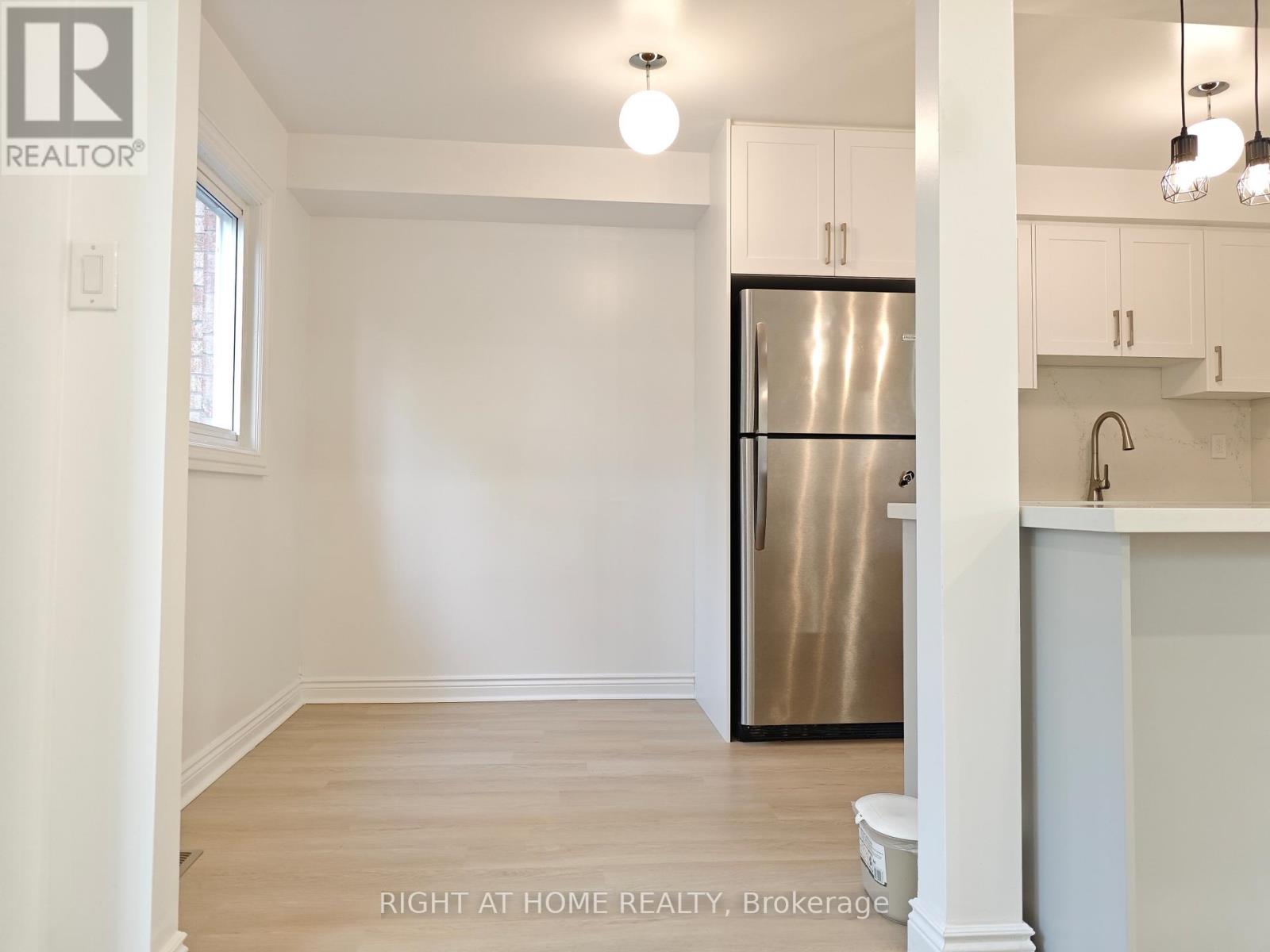 1216 Blackburn Drive, Oakville, Ontario  L6M 2X9 - Photo 15 - W12429510