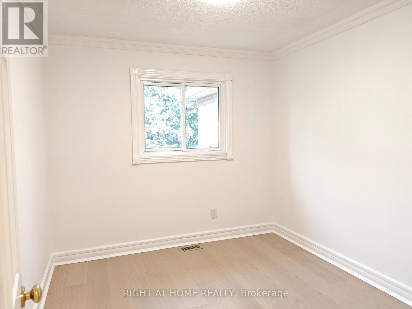 1216 Blackburn Drive, Oakville, Ontario  L6M 2X9 - Photo 24 - W12429510