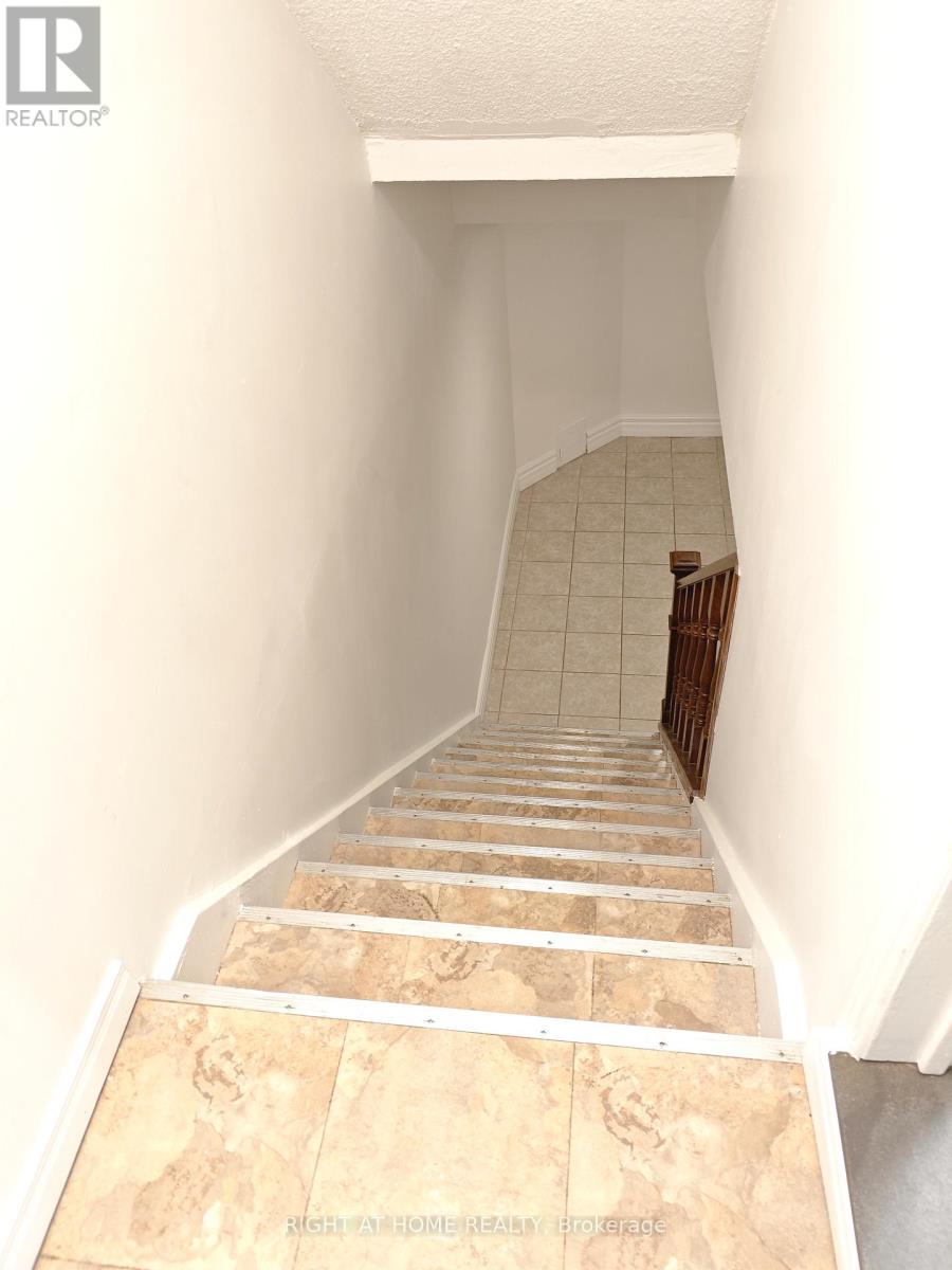 1216 Blackburn Drive, Oakville, Ontario  L6M 2X9 - Photo 29 - W12429510