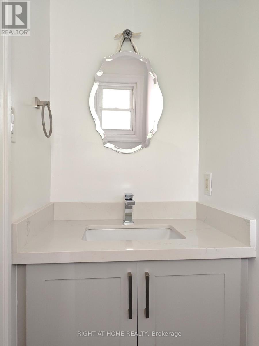 1216 Blackburn Drive, Oakville, Ontario  L6M 2X9 - Photo 7 - W12429510