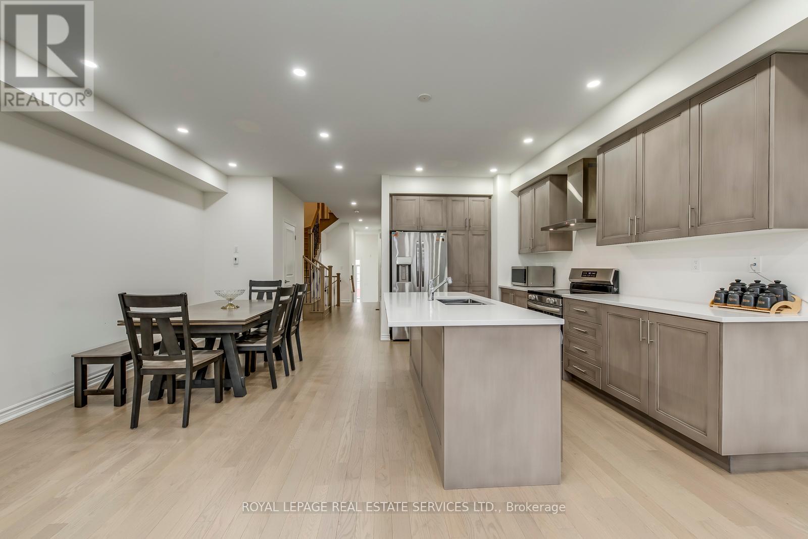 595 Celandine Terrace, Milton, Ontario  L9E 1Z7 - Photo 7 - W12429522