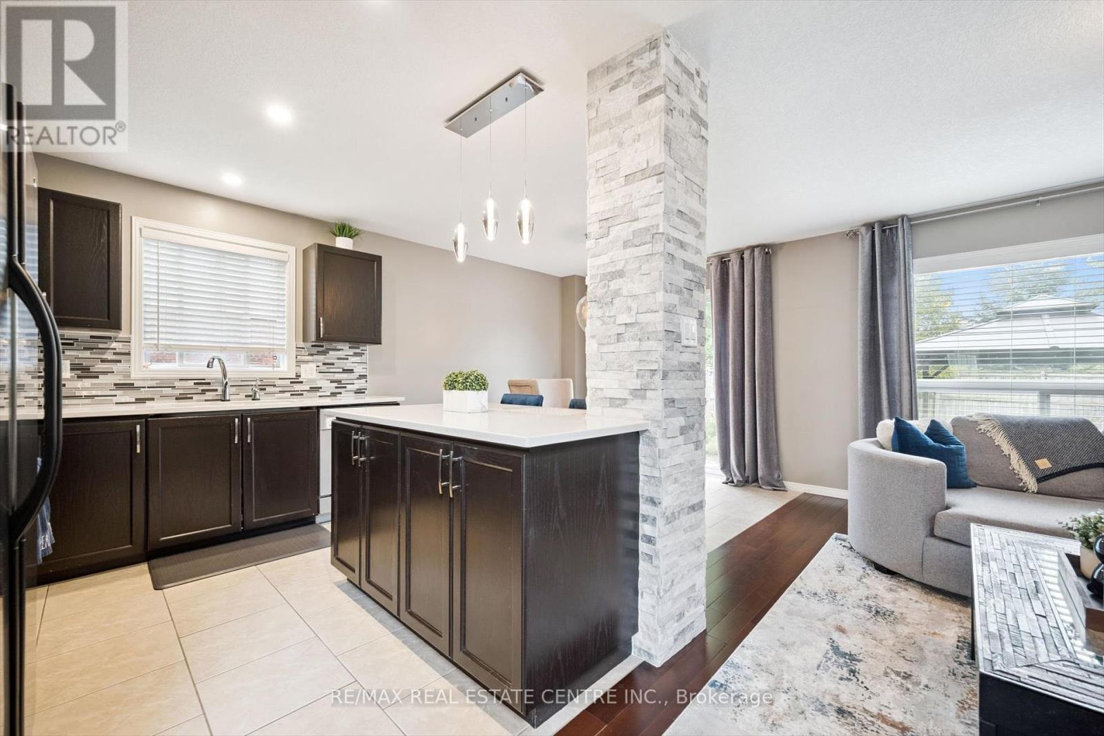 394 Sauve Crescent, Waterloo, Ontario  N2T 2Y9 - Photo 17 - X12429466