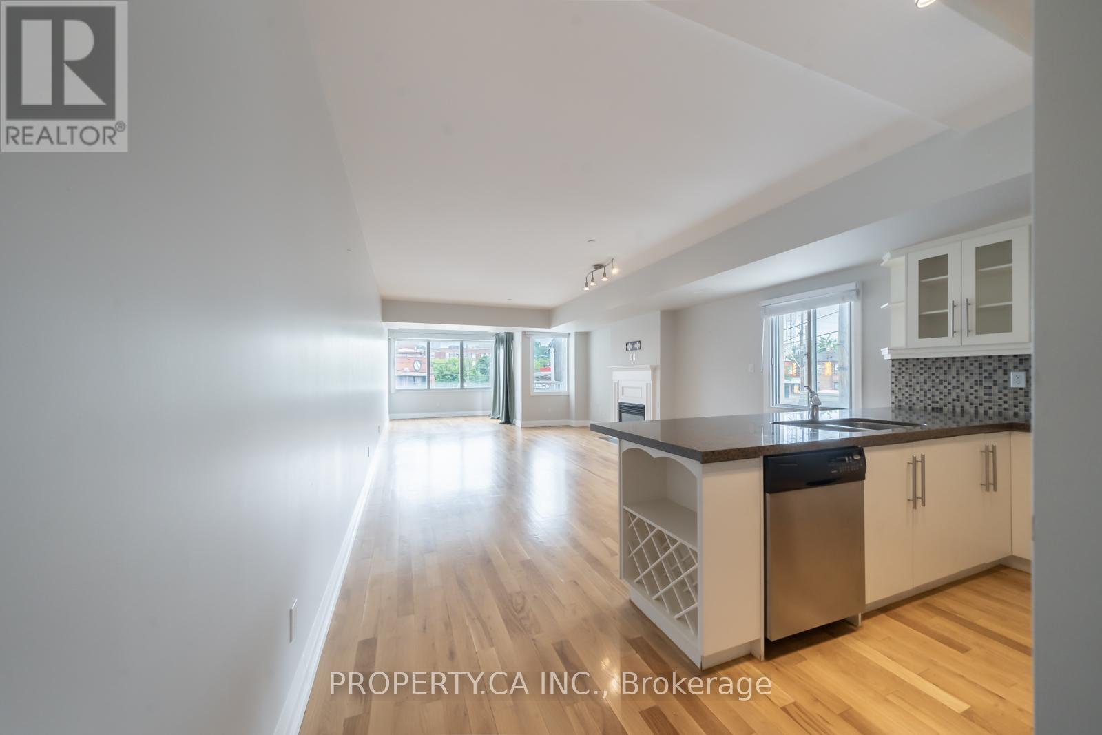 2 - 473 Dupont Street, Toronto, Ontario  M6G 1Y6 - Photo 2 - C12429532