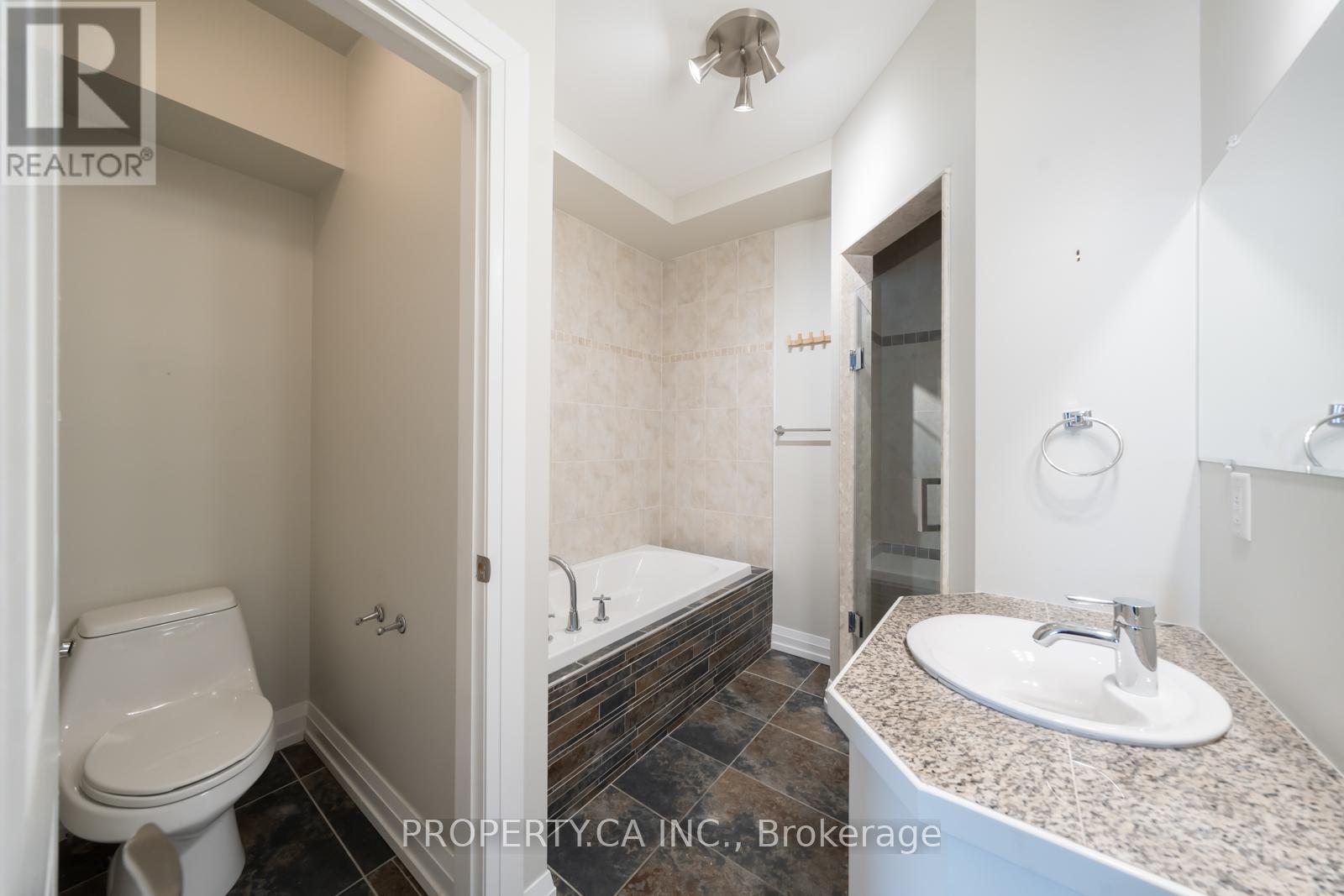 2 - 473 Dupont Street, Toronto, Ontario  M6G 1Y6 - Photo 27 - C12429532