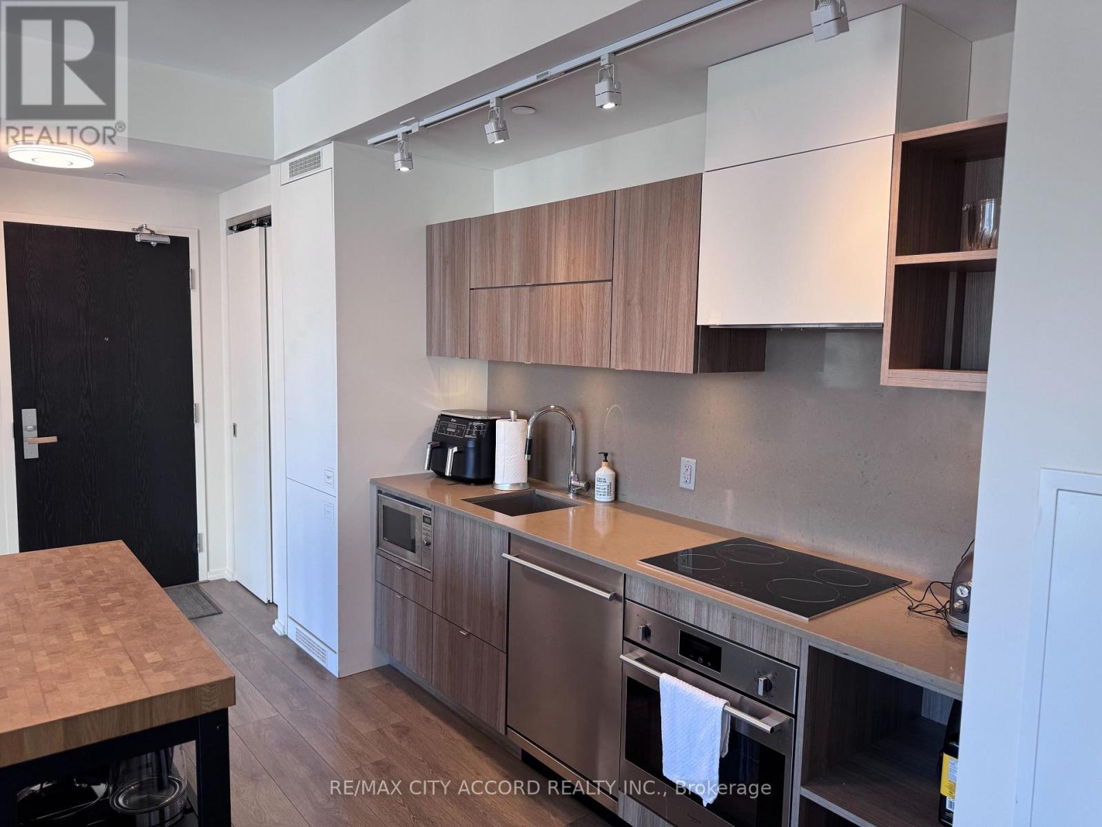 1908 - 125 Peter Street, Toronto, Ontario  M5V 2G9 - Photo 5 - C12429546