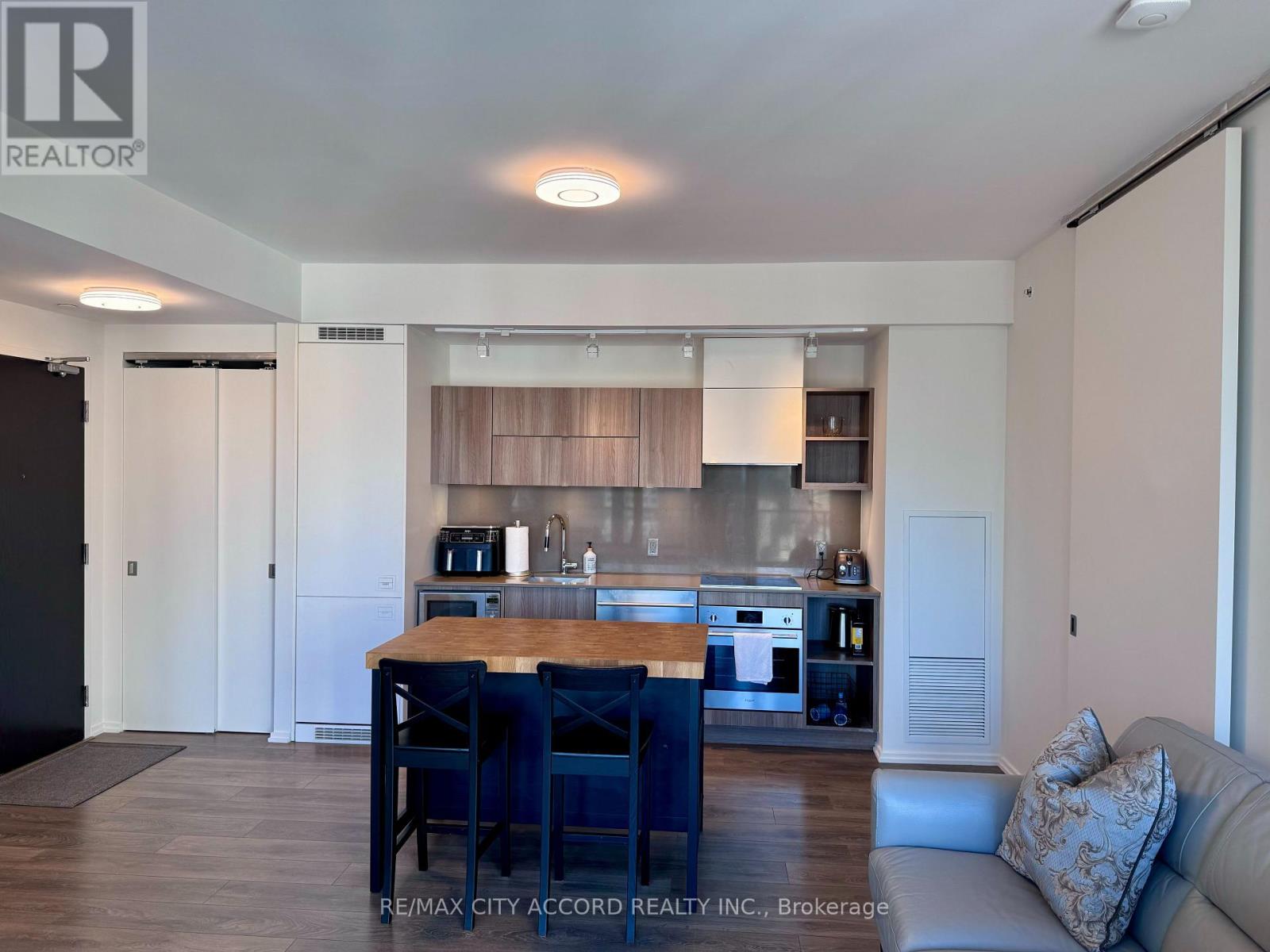 1908 - 125 Peter Street, Toronto, Ontario  M5V 2G9 - Photo 6 - C12429546