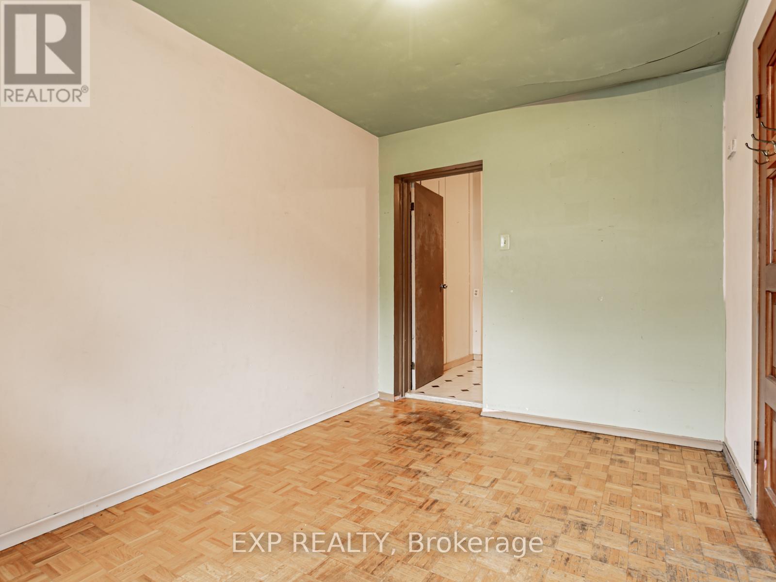 235 Grace Street, Toronto, Ontario  M6G 3A7 - Photo 15 - C12429617