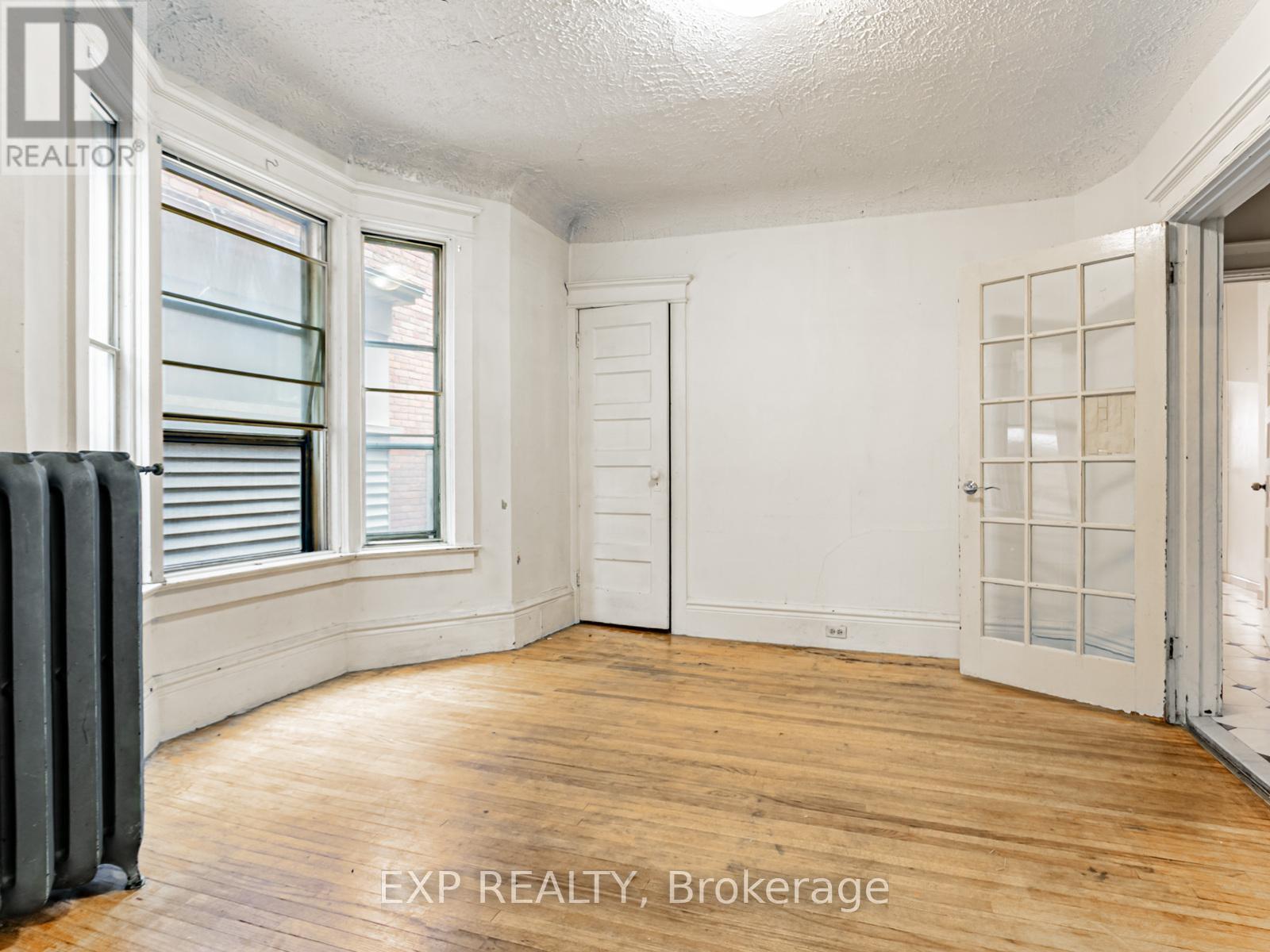 235 Grace Street, Toronto, Ontario  M6G 3A7 - Photo 6 - C12429617