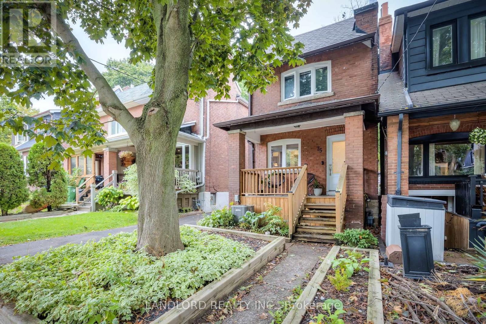 75 GAINSBOROUGH ROAD, Toronto, Ontario