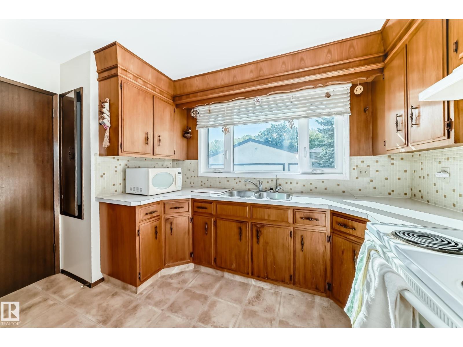 70 Fleetwood Cr, St. Albert, Alberta  T8N 1R5 - Photo 8 - E4459744