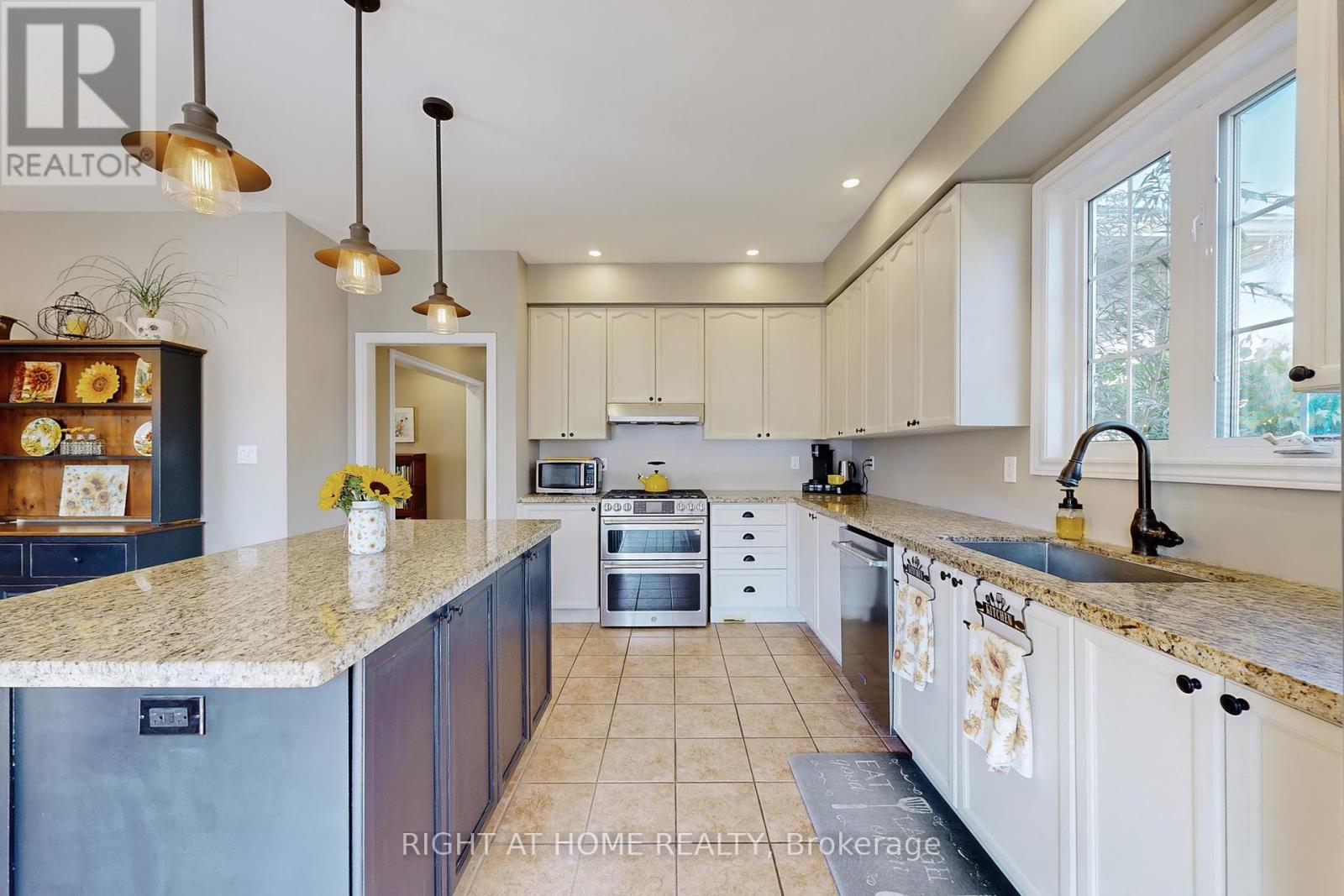 58 Mikayla Crescent, Whitby, Ontario  L1M 2H9 - Photo 18 - E12429525