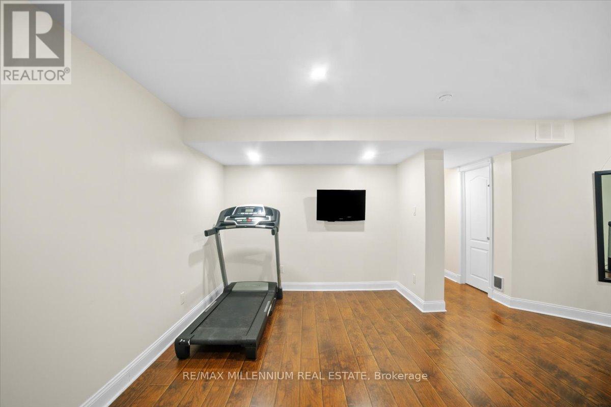 83 Smith Street, Bradford West Gwillimbury, Ontario  L3Z 3E3 - Photo 34 - N12429552