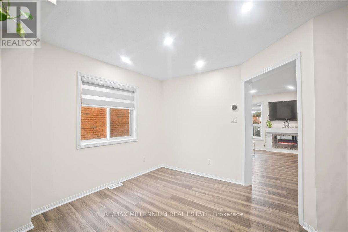 83 Smith Street, Bradford West Gwillimbury, Ontario  L3Z 3E3 - Photo 8 - N12429552