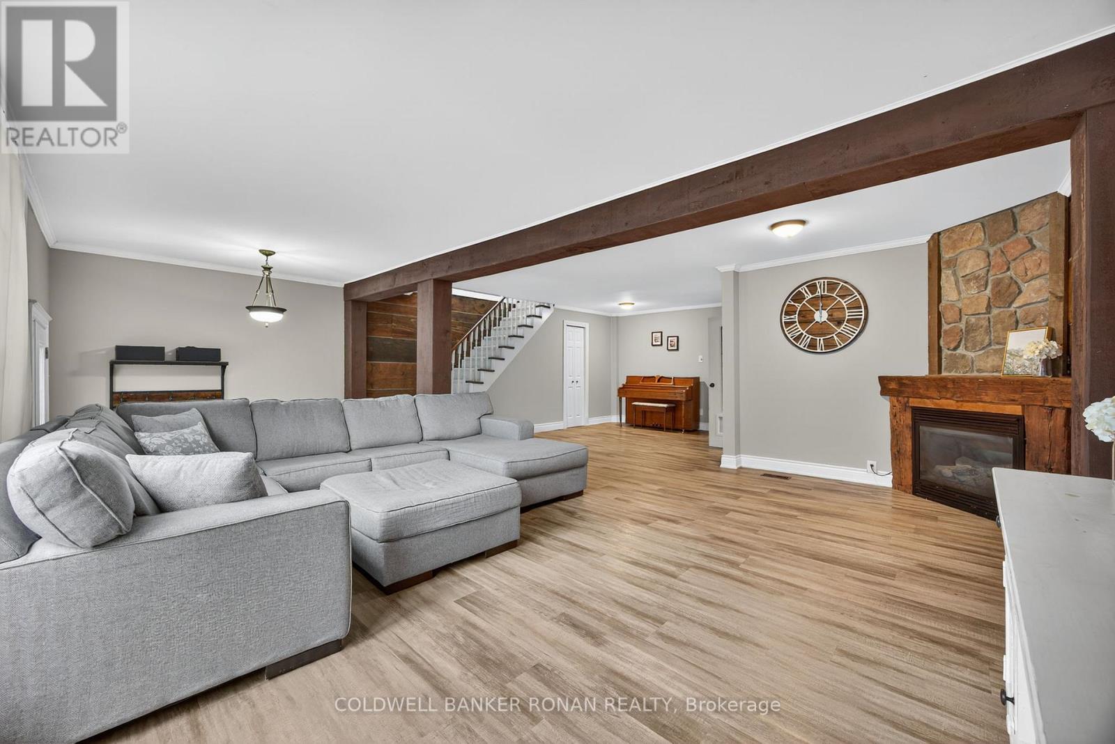 120 Patterson Street, New Tecumseth, Ontario  L0G 1A0 - Photo 15 - N12429561
