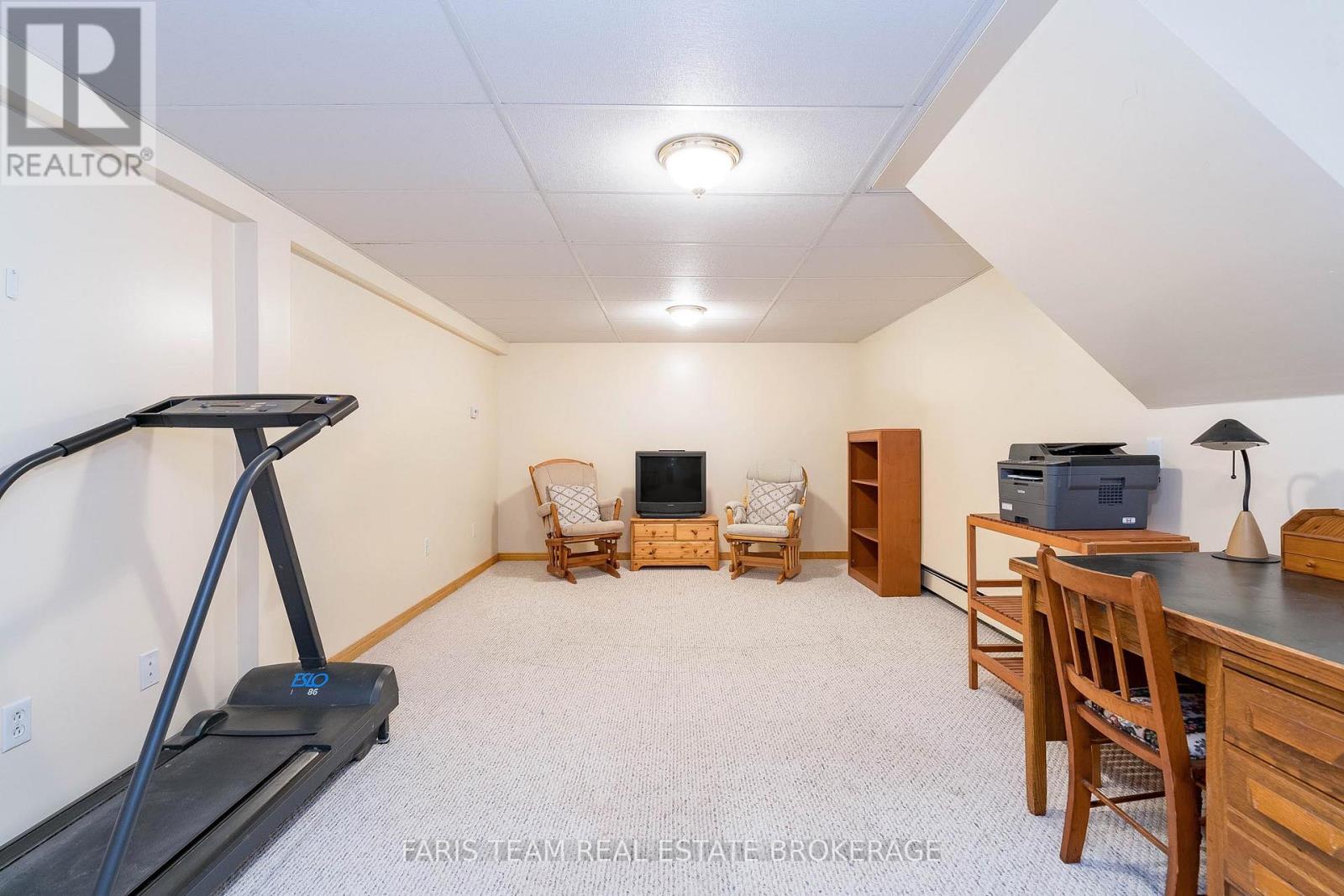 6695 10 Side Road, Innisfil, Ontario  L0L 1K0 - Photo 21 - N12429599