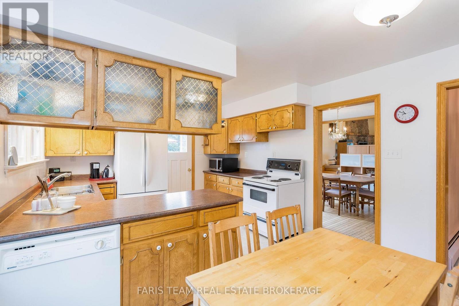 6695 10 Side Road, Innisfil, Ontario  L0L 1K0 - Photo 7 - N12429599
