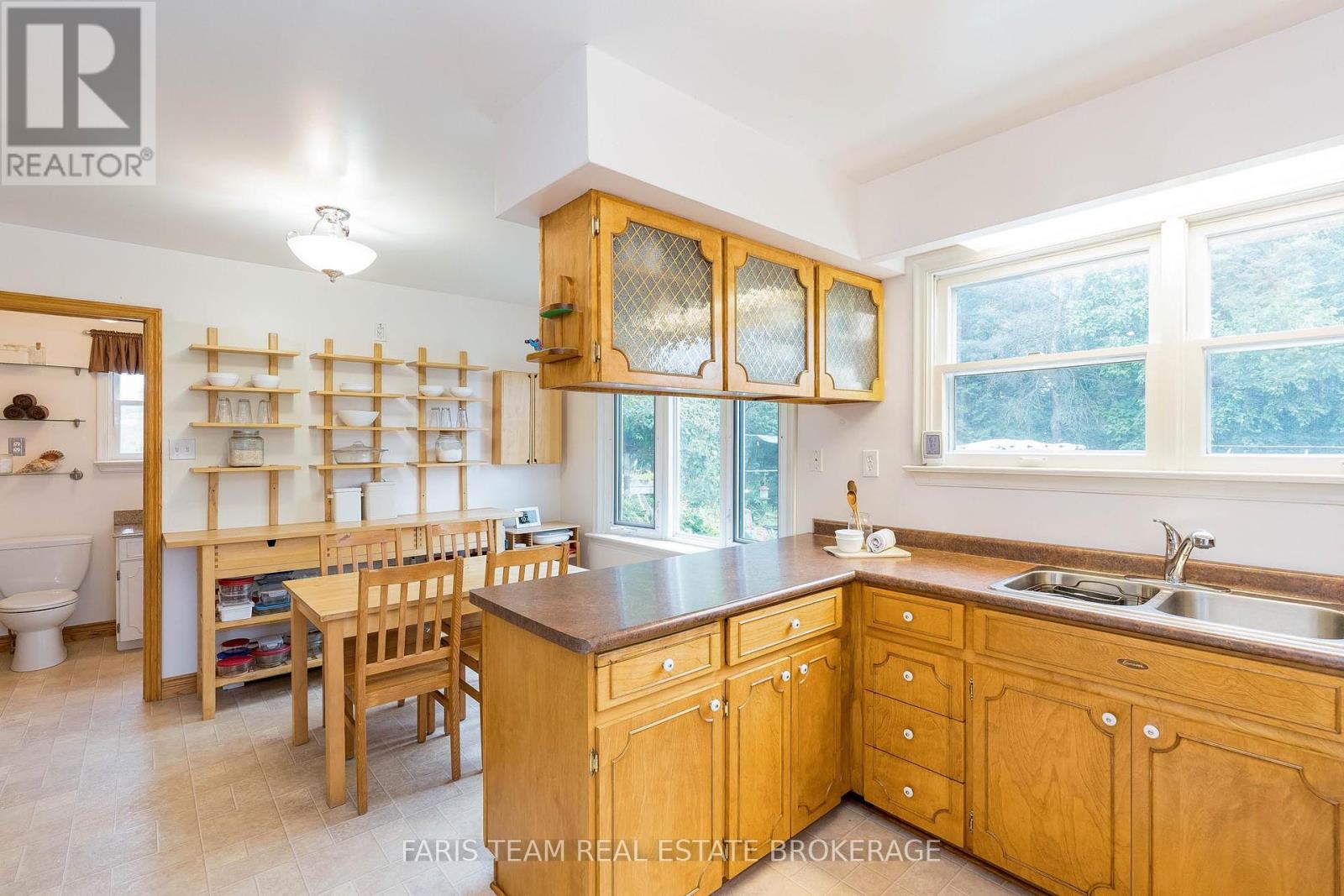6695 10 Side Road, Innisfil, Ontario  L0L 1K0 - Photo 9 - N12429599