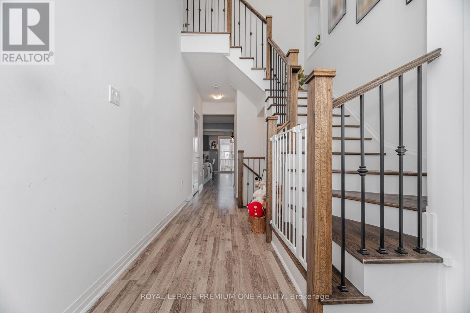 50 Casserley Crescent, New Tecumseth, Ontario  L0G 1W0 - Photo 9 - N12429636