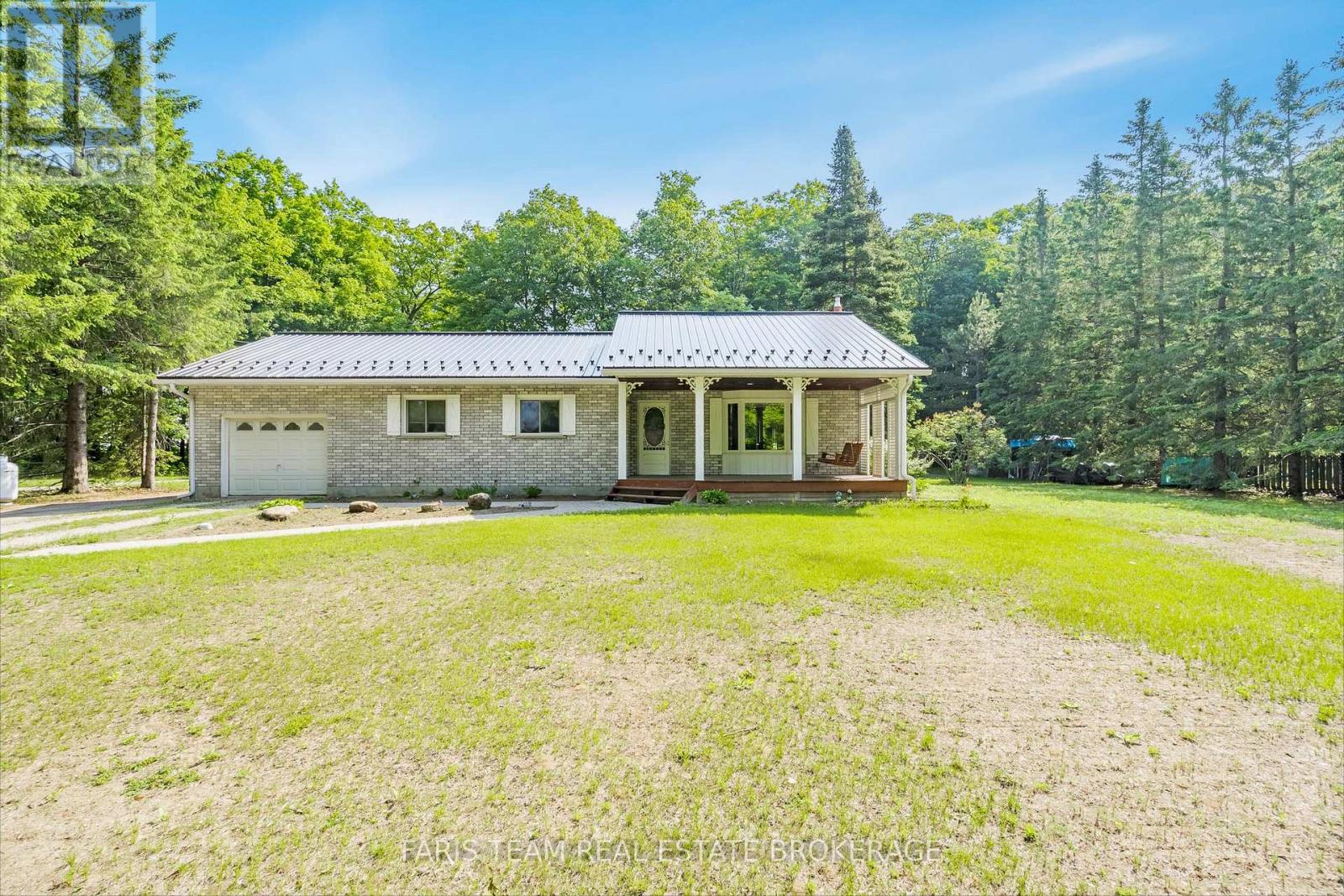 1941 Vespra Valley Road, Springwater, Ontario  L0L 1Y2 - Photo 7 - S12429560