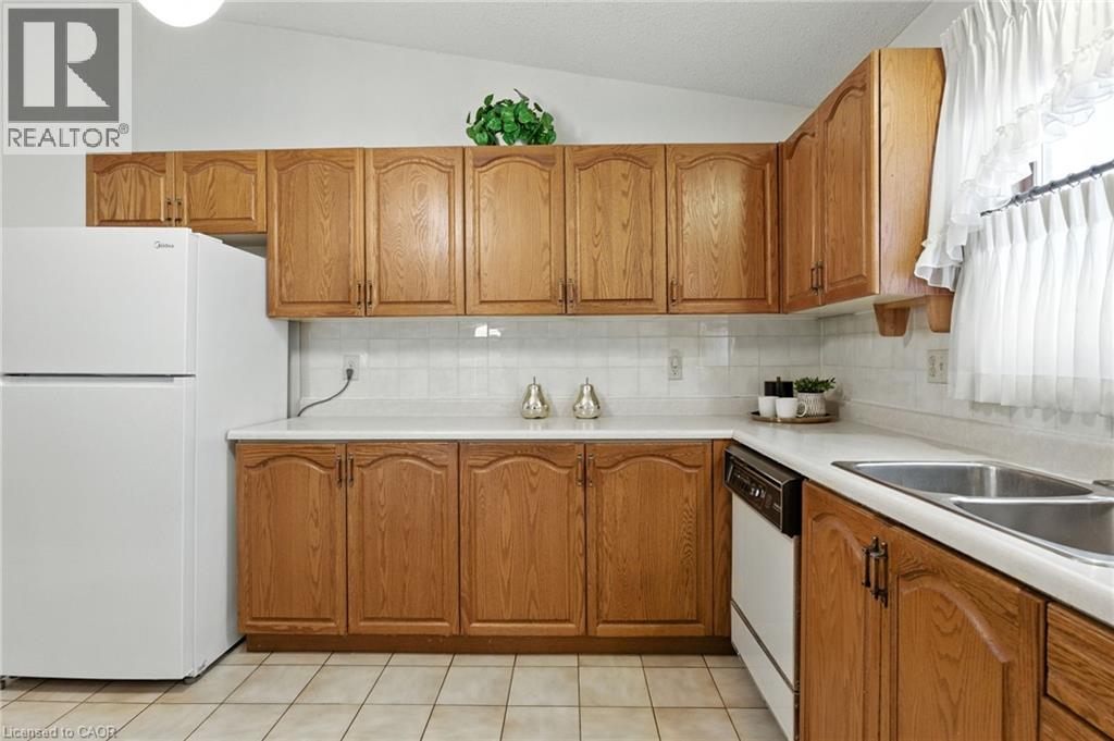 24 Ellington Avenue, Stoney Creek, Ontario  L8E 4E9 - Photo 8 - 40773959