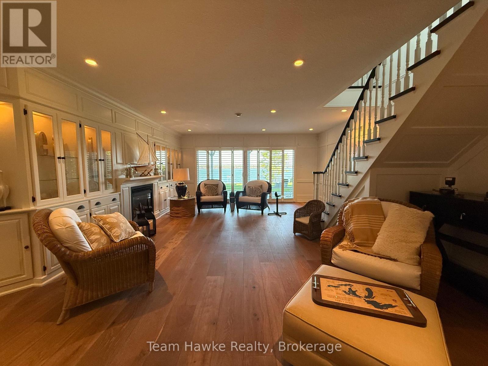 192 Gilwood Park Drive, Penetanguishene, Ontario  L9M 1Z6 - Photo 6 - S12429665
