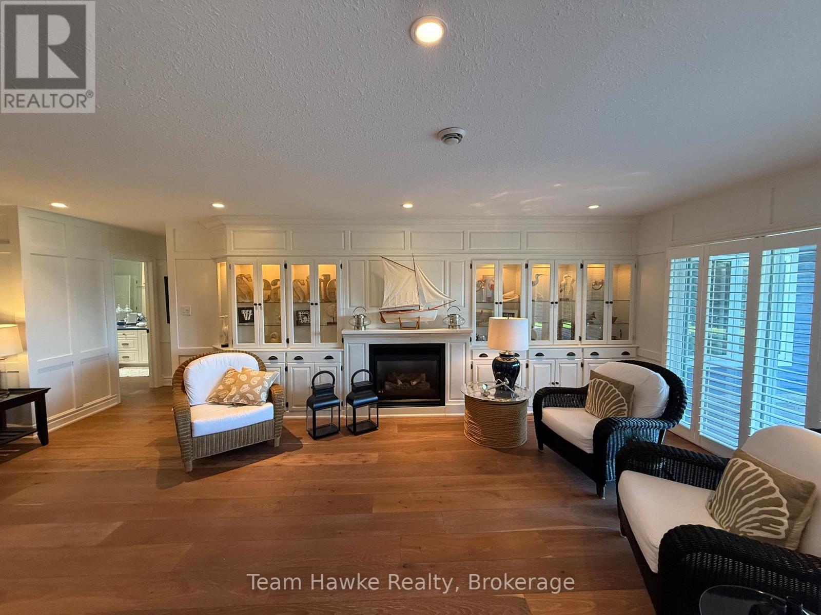 192 Gilwood Park Drive, Penetanguishene, Ontario  L9M 1Z6 - Photo 7 - S12429665