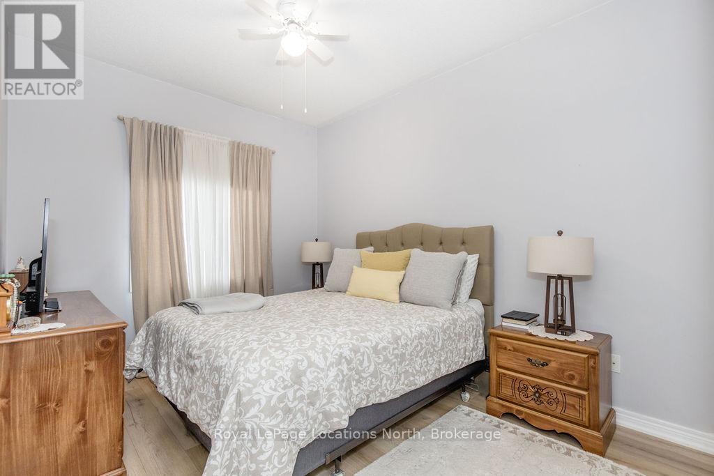 46 Admiral Road, Wasaga Beach, Ontario  L9Z 3C6 - Photo 11 - S12429682