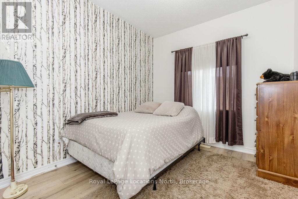 46 Admiral Road, Wasaga Beach, Ontario  L9Z 3C6 - Photo 12 - S12429682