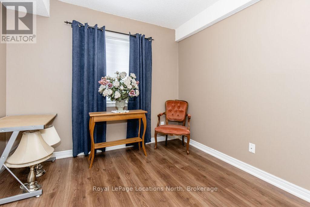 46 Admiral Road, Wasaga Beach, Ontario  L9Z 3C6 - Photo 19 - S12429682