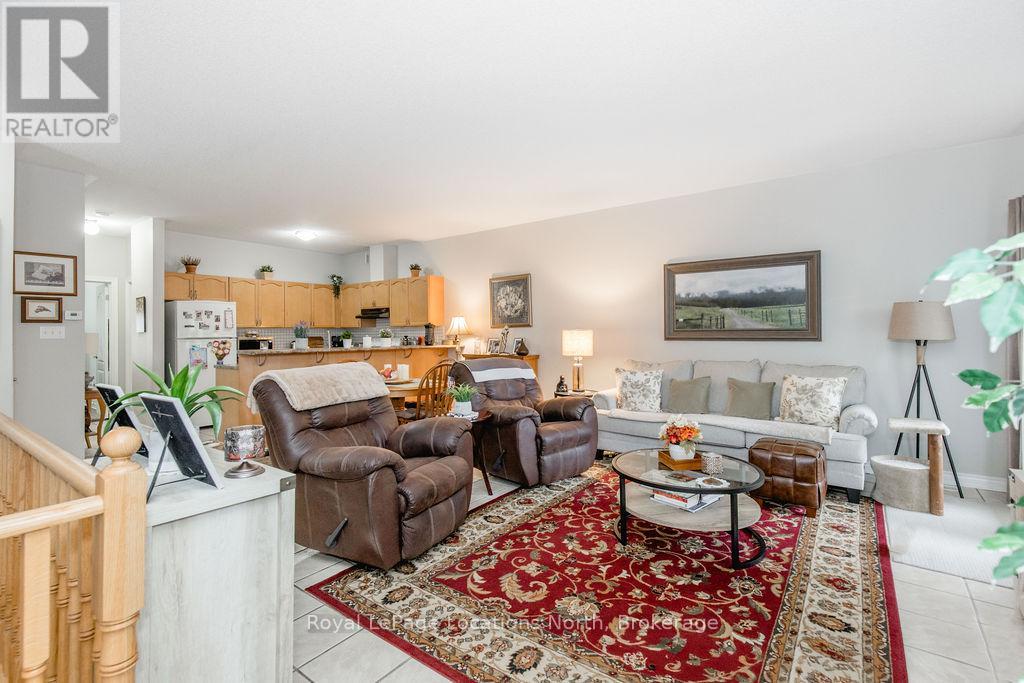 46 Admiral Road, Wasaga Beach, Ontario  L9Z 3C6 - Photo 2 - S12429682