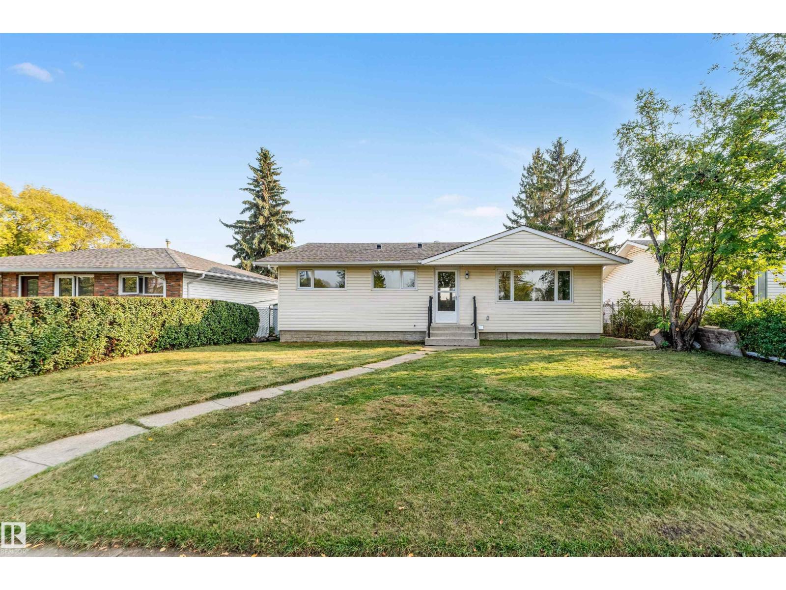 5907 137 Av Nw, Edmonton, Alberta  T5A 0P1 - Photo 2 - E4459746