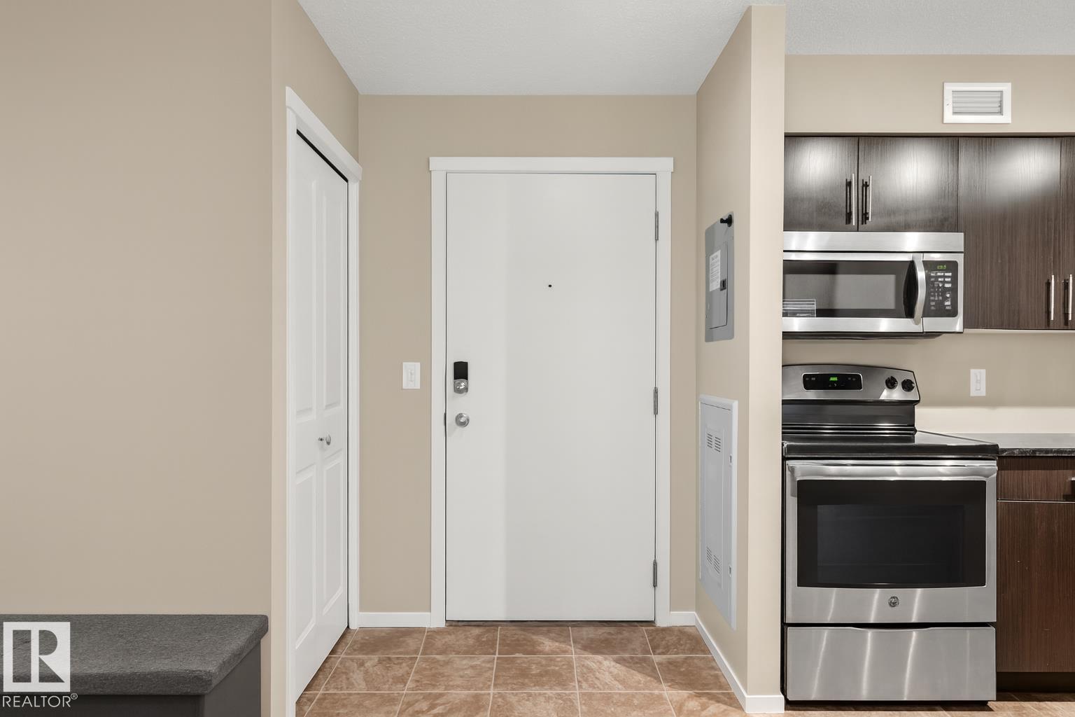 #205 5810 Mullen Pl Nw, Edmonton, Alberta  T6R 0W3 - Photo 3 - E4459739