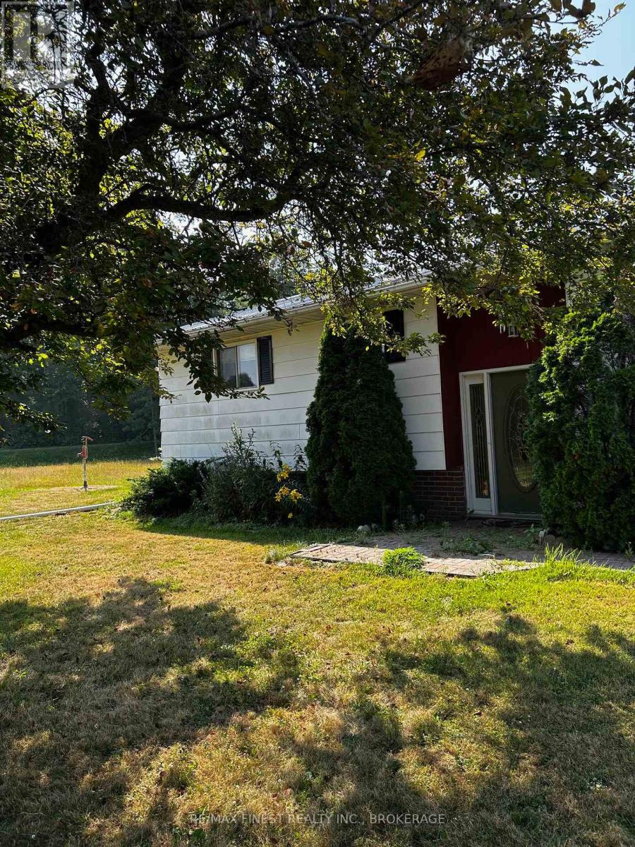 220 Eden Grove Road, Lansdowne Village, Ontario  K0E 1L0 - Photo 2 - X12429666