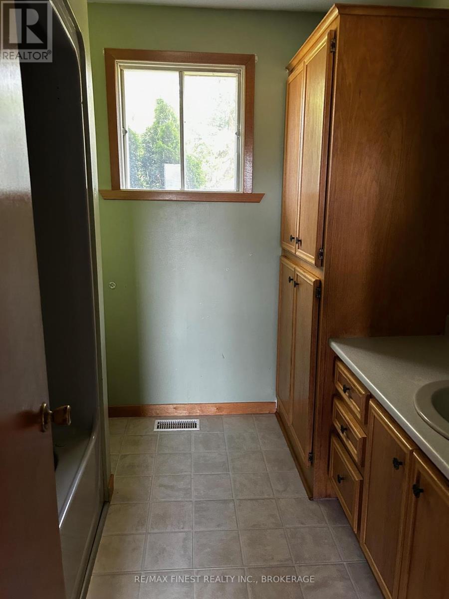 220 Eden Grove Road, Lansdowne Village, Ontario  K0E 1L0 - Photo 9 - X12429666