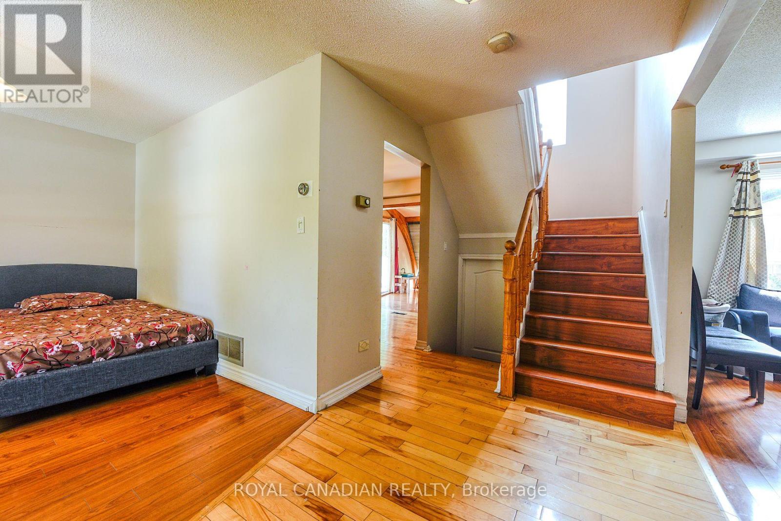 2 Mayberry Court, Brampton, Ontario  L6S 5A9 - Photo 14 - W12429548