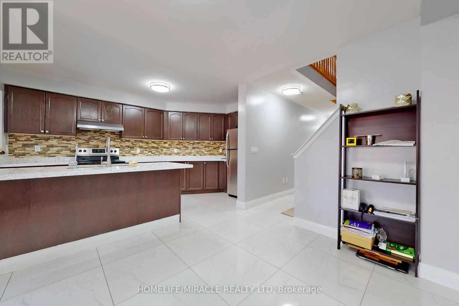 15 Masseyfield Street N, Brampton, Ontario  L6P 3E1 - Photo 12 - W12429551