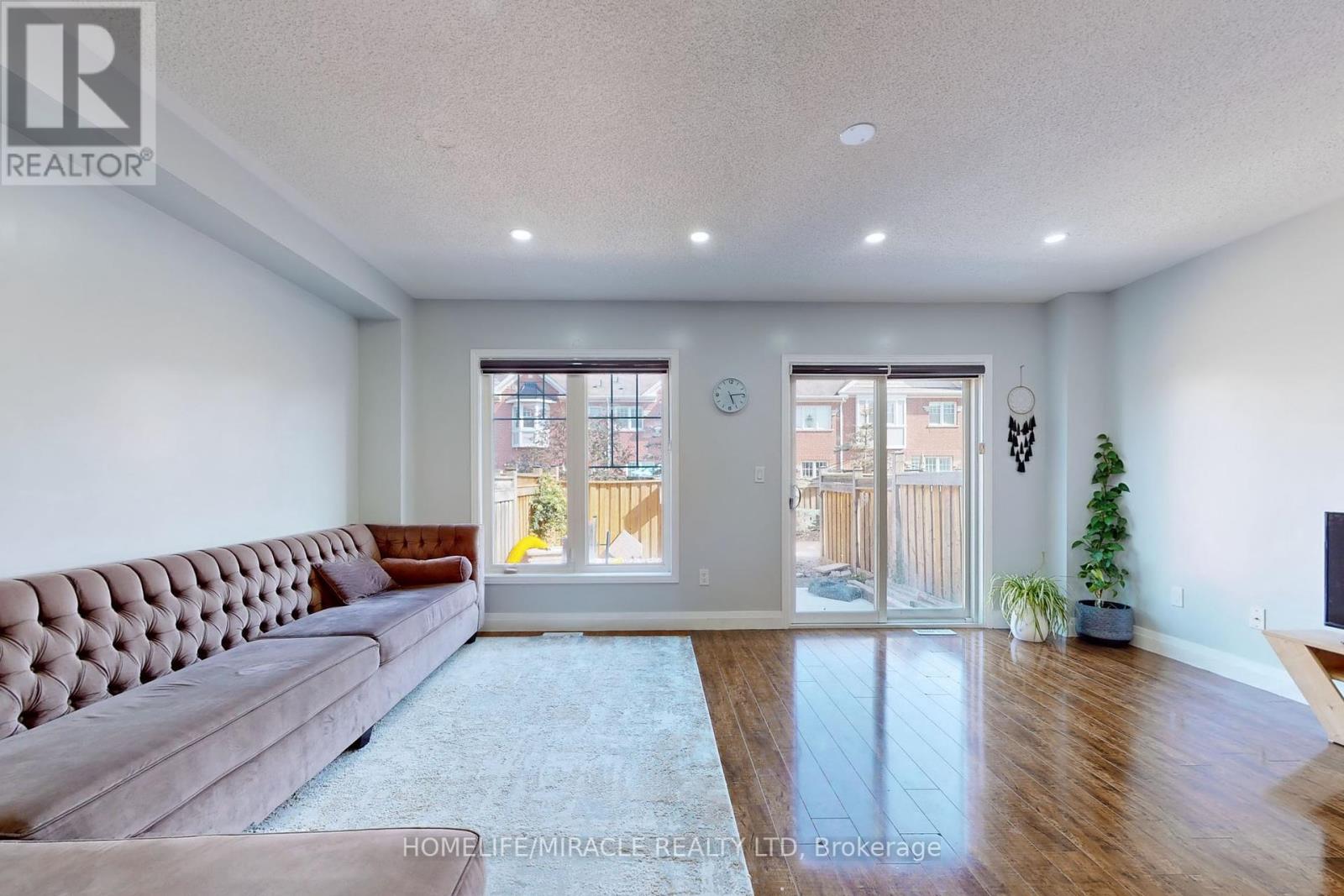 15 Masseyfield Street N, Brampton, Ontario  L6P 3E1 - Photo 13 - W12429551