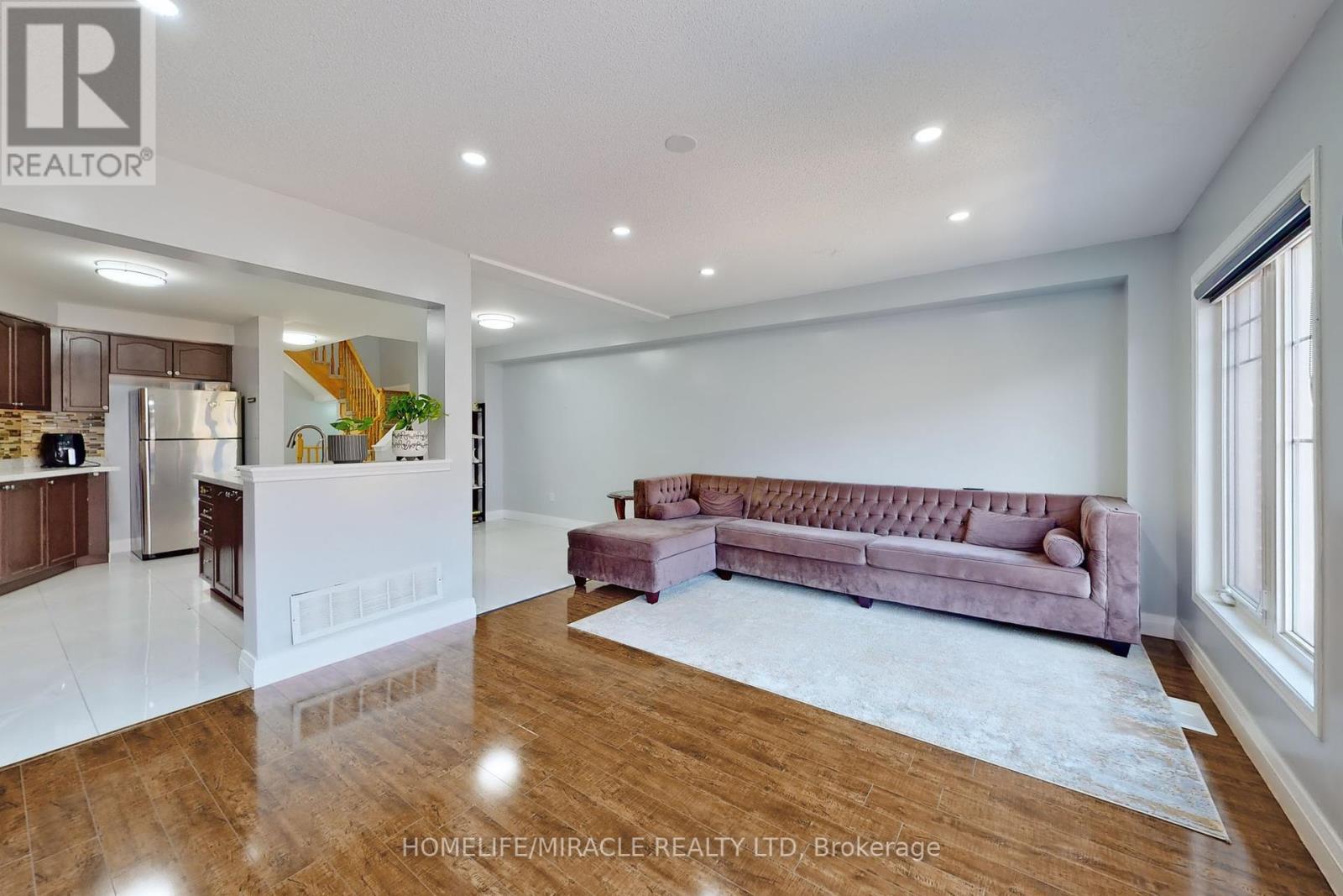 15 Masseyfield Street N, Brampton, Ontario  L6P 3E1 - Photo 15 - W12429551